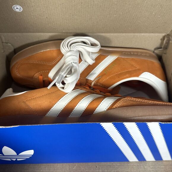 NEW Mens Size 10 - Adidas Gazelle Indoor “Orange Off White Gold Metallic” JQ8392 main image 4